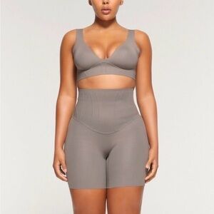 Skims Bonded Corset Group Shorts Steel Gray NWT Shaping Sculpting Shorts RARE